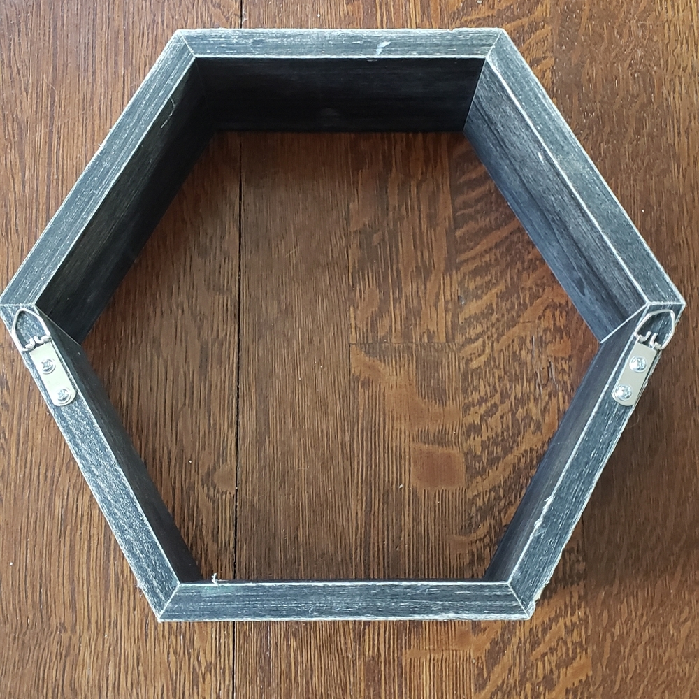 Distressed dark gray wood hexagon wall accent - Picture 2 of 4